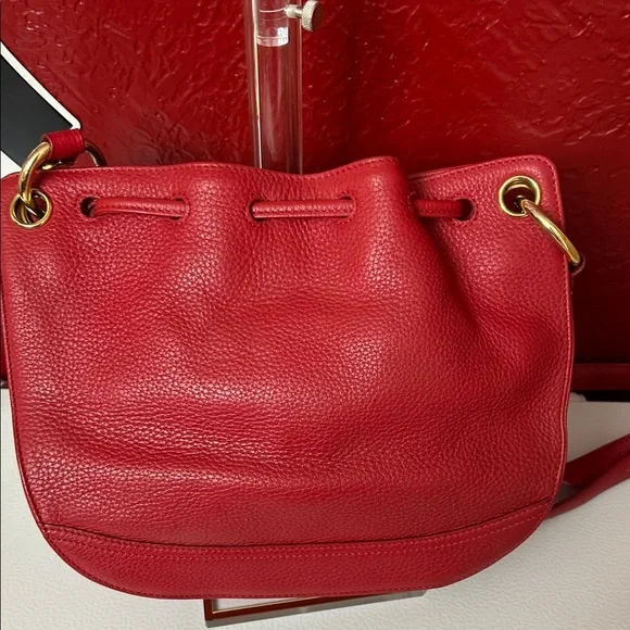 MCM Stylish Red Leather Bucket Bag with COA - Picture 6 of 13